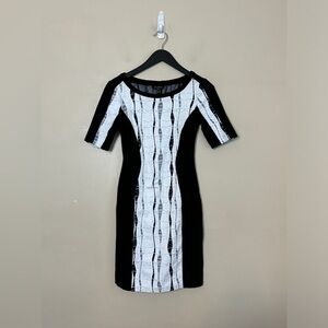 CARTISE - Black and white textured short sleeve bodycon dress. Size: 4